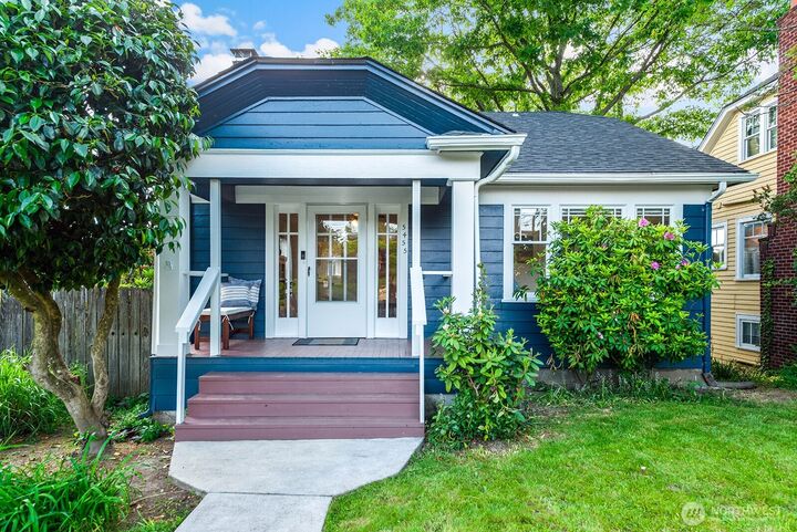 Property Photo: 5455 42nd Avenue SW WA 98136