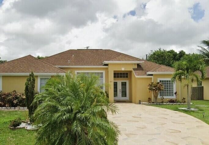 Property Photo: 485 SW Dagget Avenue FL 34953