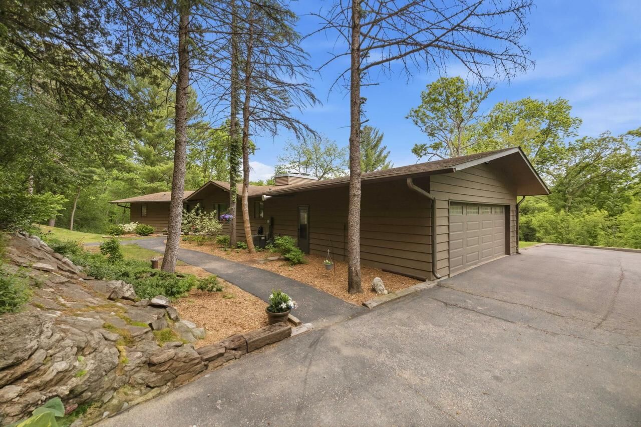 Property Photo:  3304 N Crystal Springs Road  WI 53545 