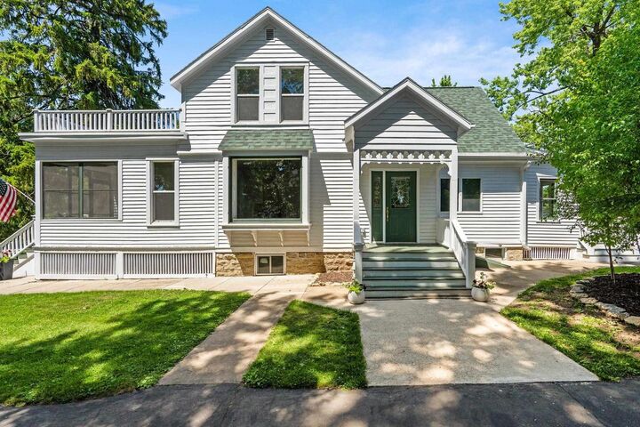 Property Photo:  911 Watson Street  WI 54971 