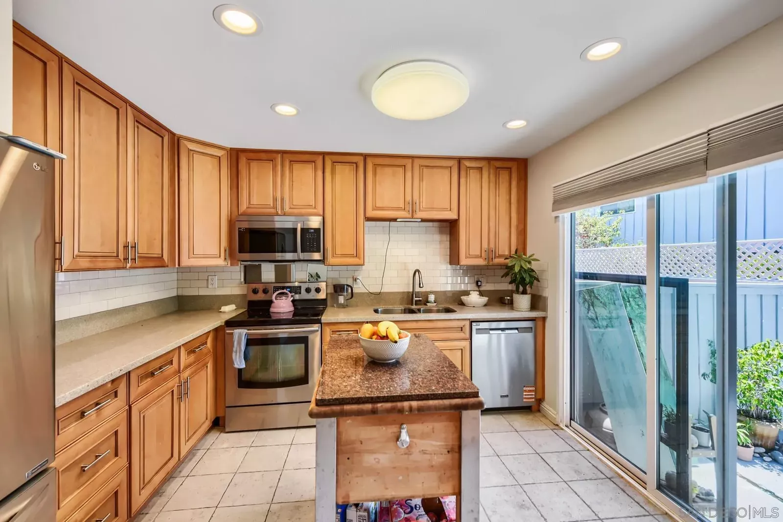 Property Photo: 3348 Caminito Vasto CA 92037