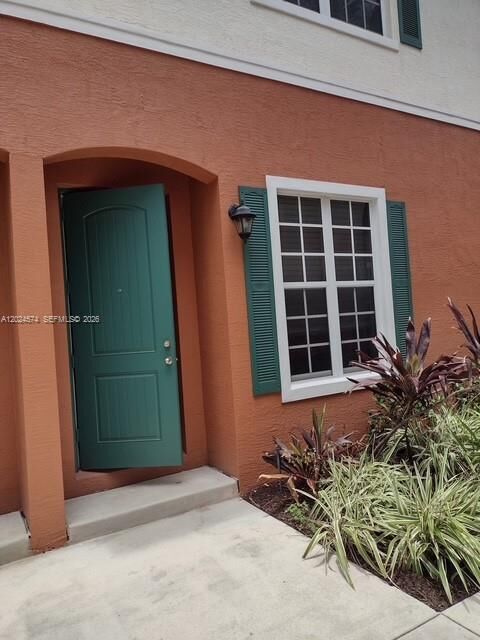 Property Photo: 716 SW 2nd Way FL 33060