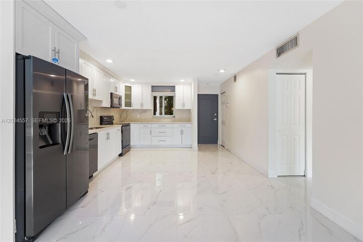 Property Photo: 7920 Camino Real M-109 FL 33143