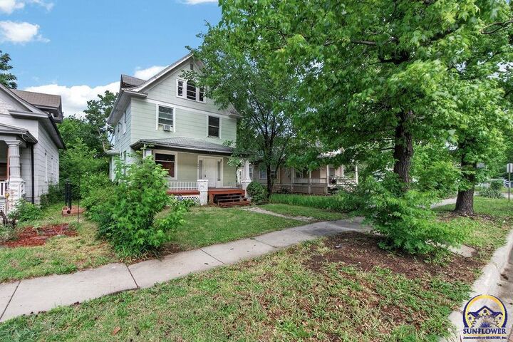 Property Photo:  1607 SW Buchanan St  KS 66604 