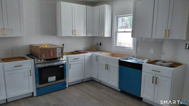 Property Photo:  59 Lenox Avenue  CT 06615 