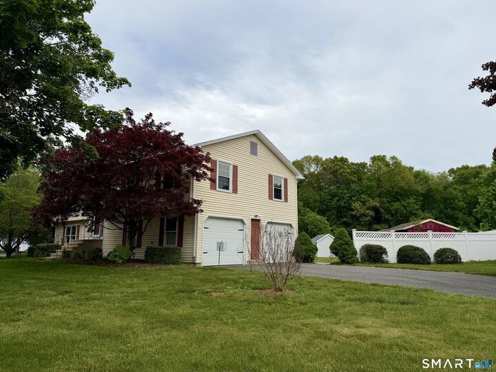 Property Photo:  17 Spruceland Road  CT 06082 