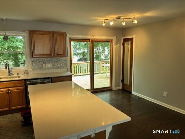 Property Photo:  15 Whitwell Street  CT 06460 