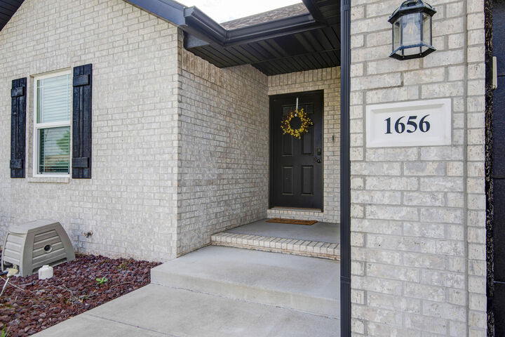 Property Photo: 1656 N Penrose Avenue MO 65714
