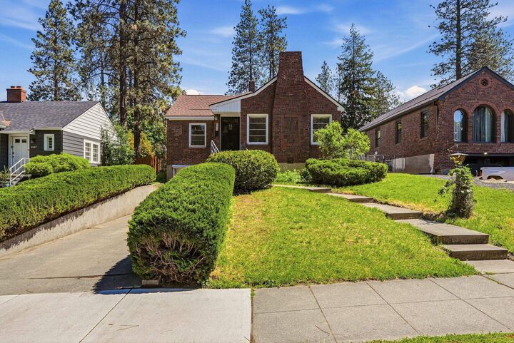 Property Photo:  2611 S Monroe St  WA 99203 