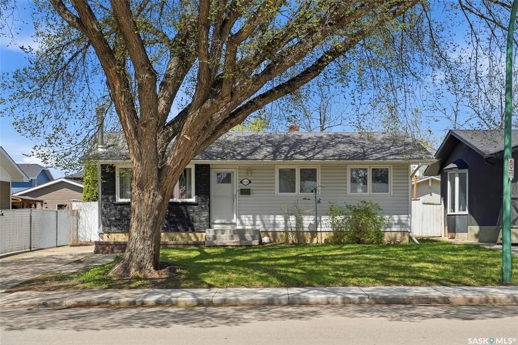 Photo de la propriété:  2122 37th Street W  SK S7L 4E3 