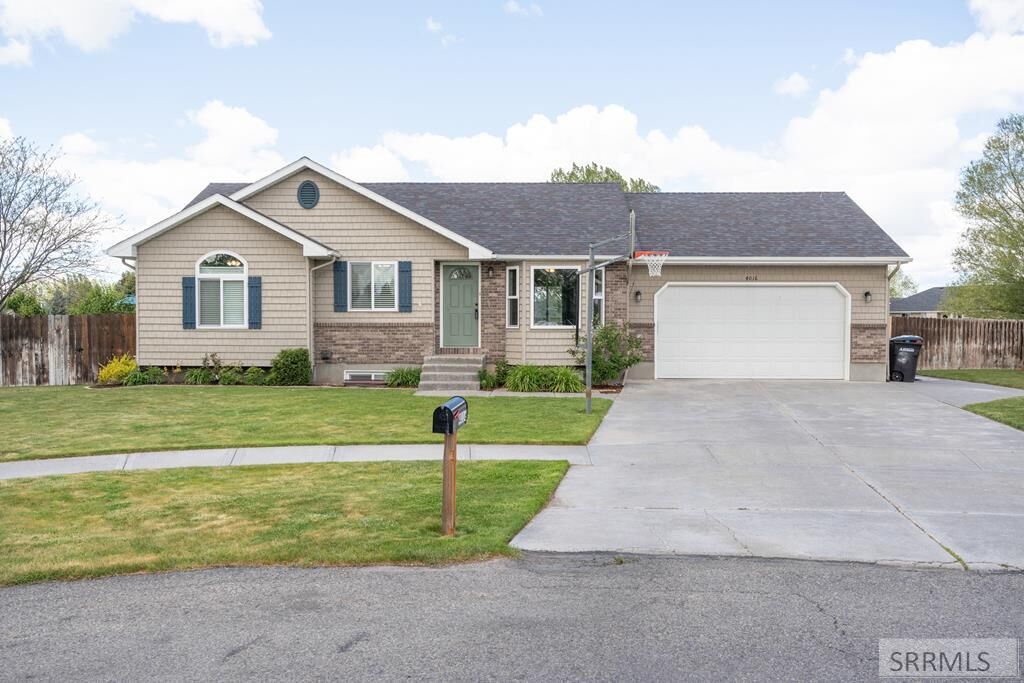 Property Photo:  4016 E Journee Circle  ID 83406 