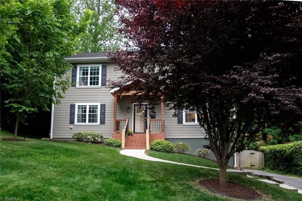 Property Photo:  2340 Cherokee Lane  NC 27103 