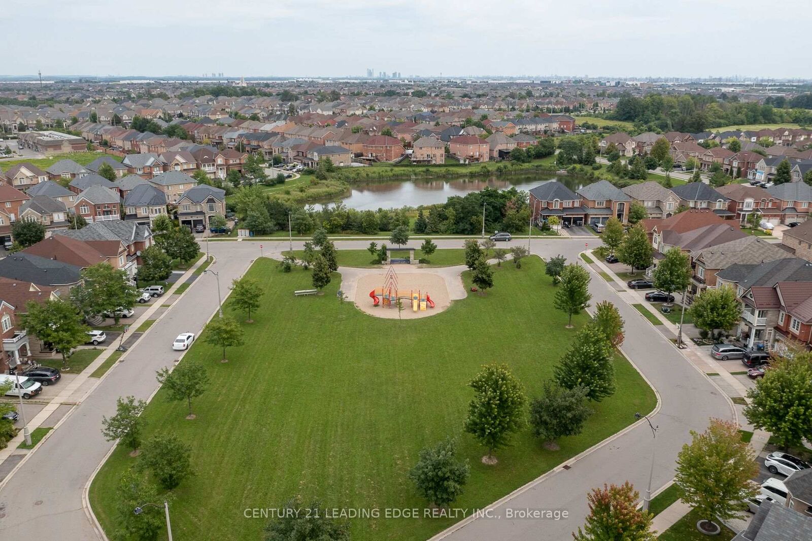 Property Photo:  26 Huntspoint Drive  ON L6P 2E7 