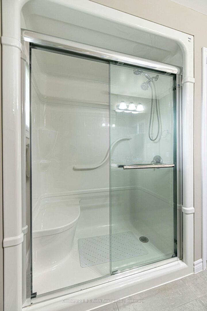 Property Photo: 3888 Melrose Drive ON L3V 0L3