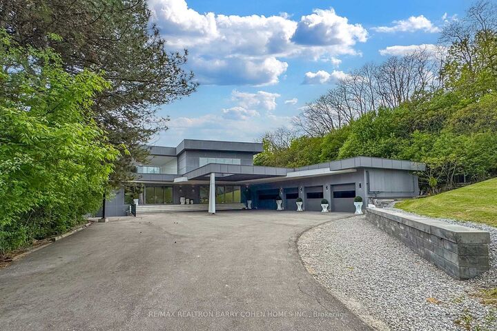 Property Photo:  23 Hunters Glen Road  ON L4G 6W4 