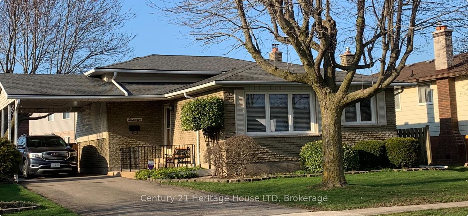 Property Photo: 11 Robert Street ON L3B 5T8