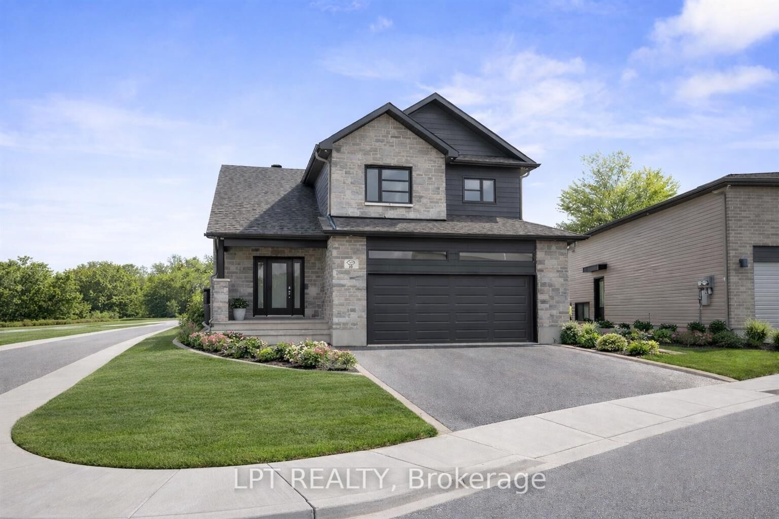 Property Photo: 932 Katia Street ON K0A 2M0