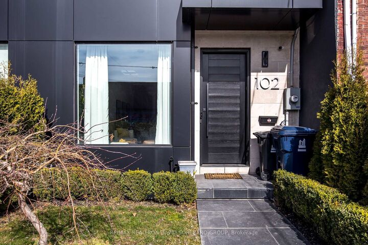 Property Photo: 102 Ulster Street ON M5S 1G1