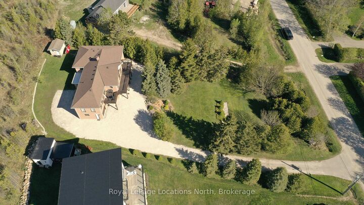 Property Photo: 252 Lakeshore Road N ON N4L 1W5
