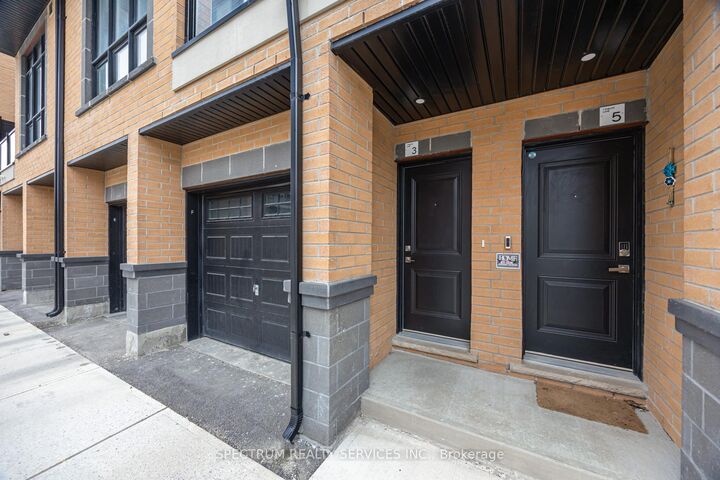 Property Photo: 7 Phelps Lane 3 ON L4E 1J4