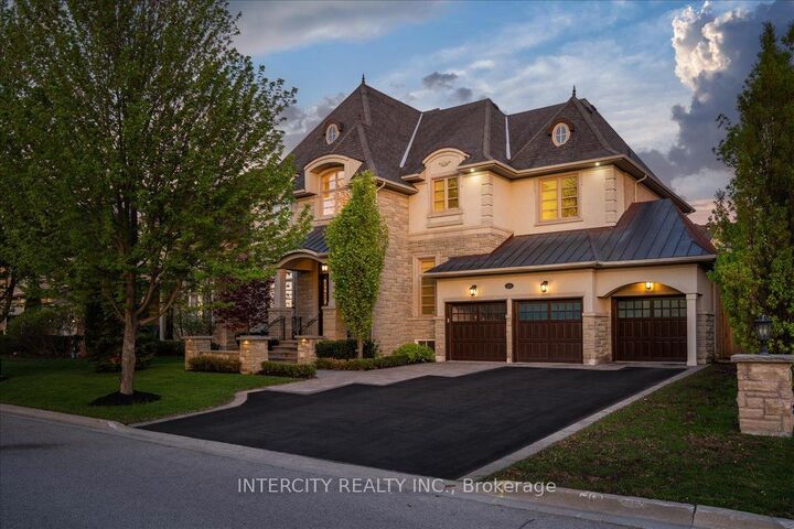 233 Carisbrooke Circle — photo 1