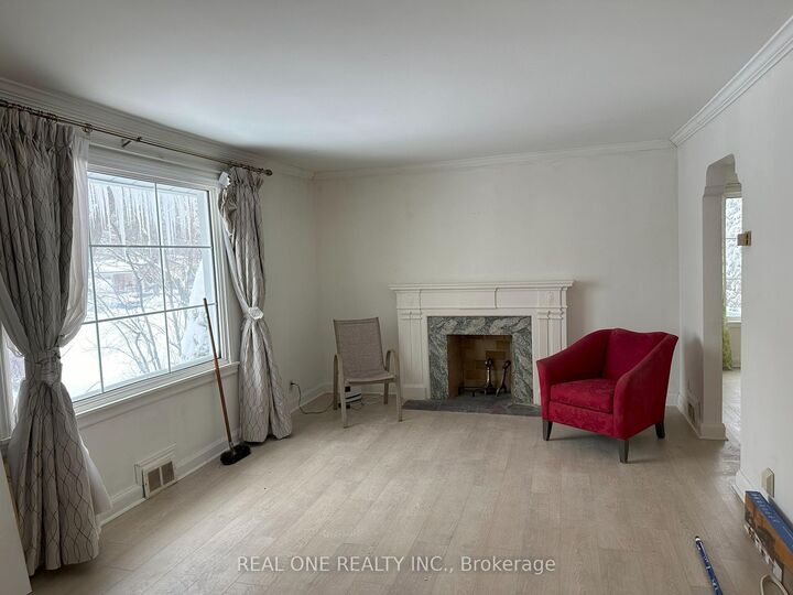 Property Photo: 22 Pleasant View Drive ON M2J 3P5