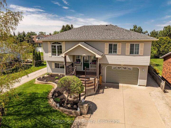 Property Photo: 900 10th Avenue E ON N4K 3H7