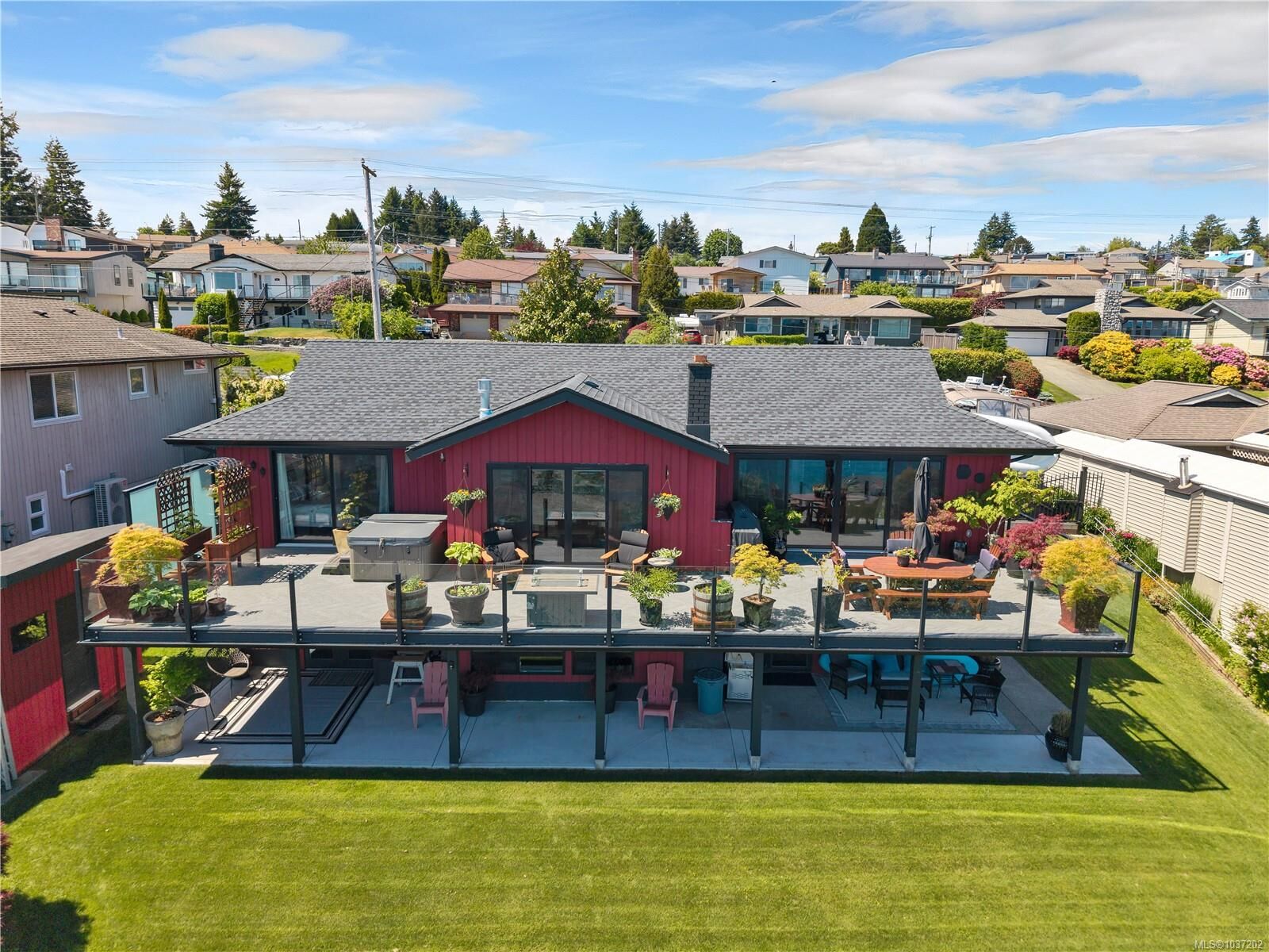 Property Photo: 589 Galerno Rd BC V9W 5X4