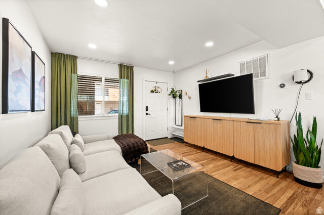Property Photo: 650 N 300 W 149 UT 84103