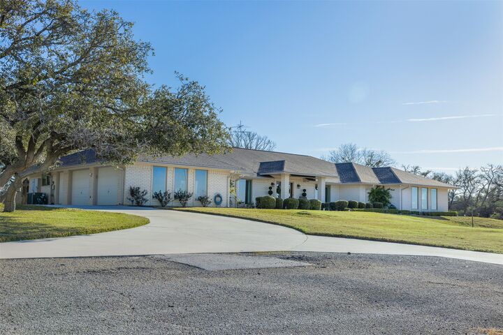 Property Photo:  197 Live Oak Cemetery Road  TX 76542 