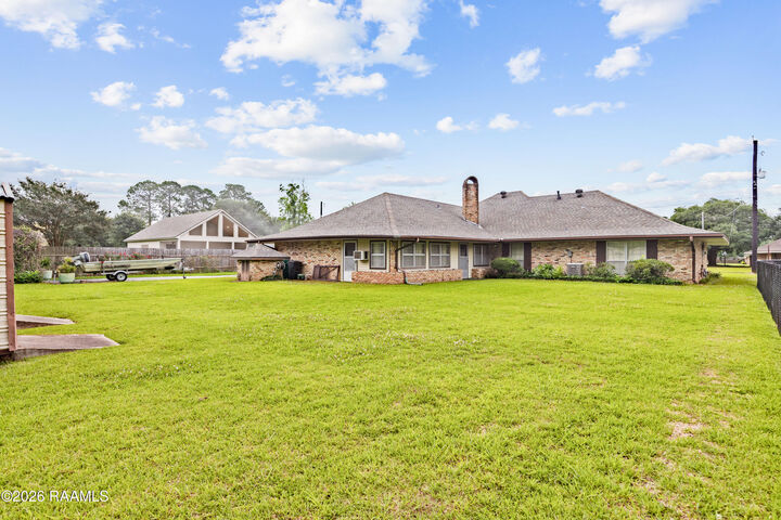 Property Photo: 104 Crestline Drive LA 70507