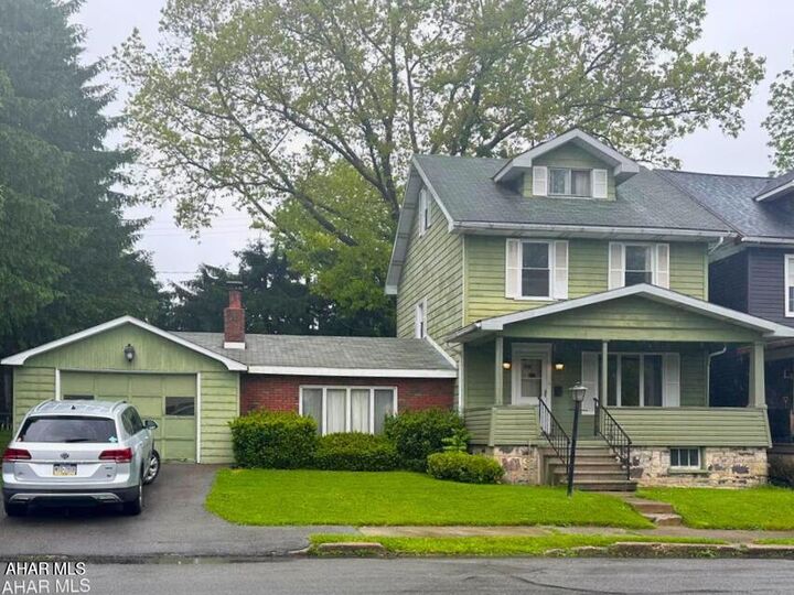 Property Photo: 212 E 25th Avenue PA 16601