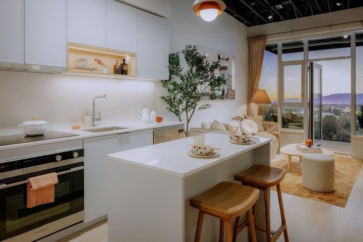 Property Photo: 3633 Willingdon Avenue 404 BC V0V 0V0