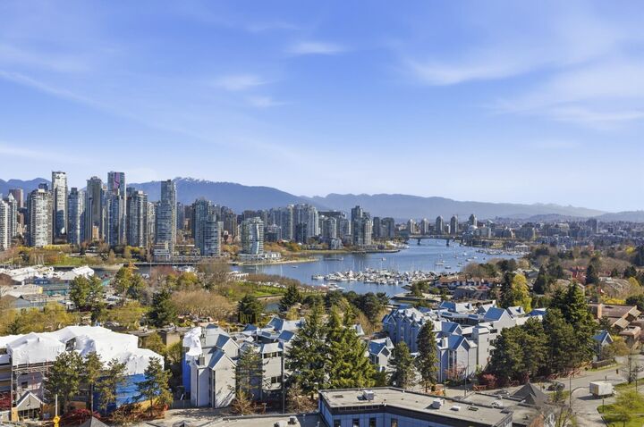 Property Photo: 1428 W 6th Avenue 1303 BC V6H 4H4