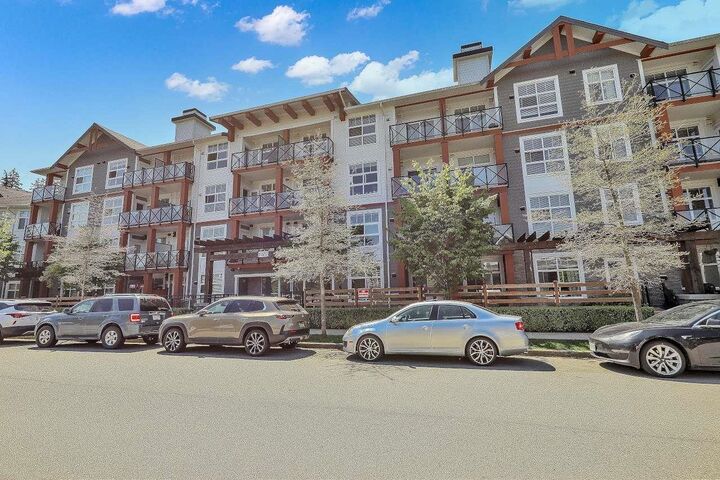 Property Photo: 14550 Winter Crescent 205 BC V4P 0G4