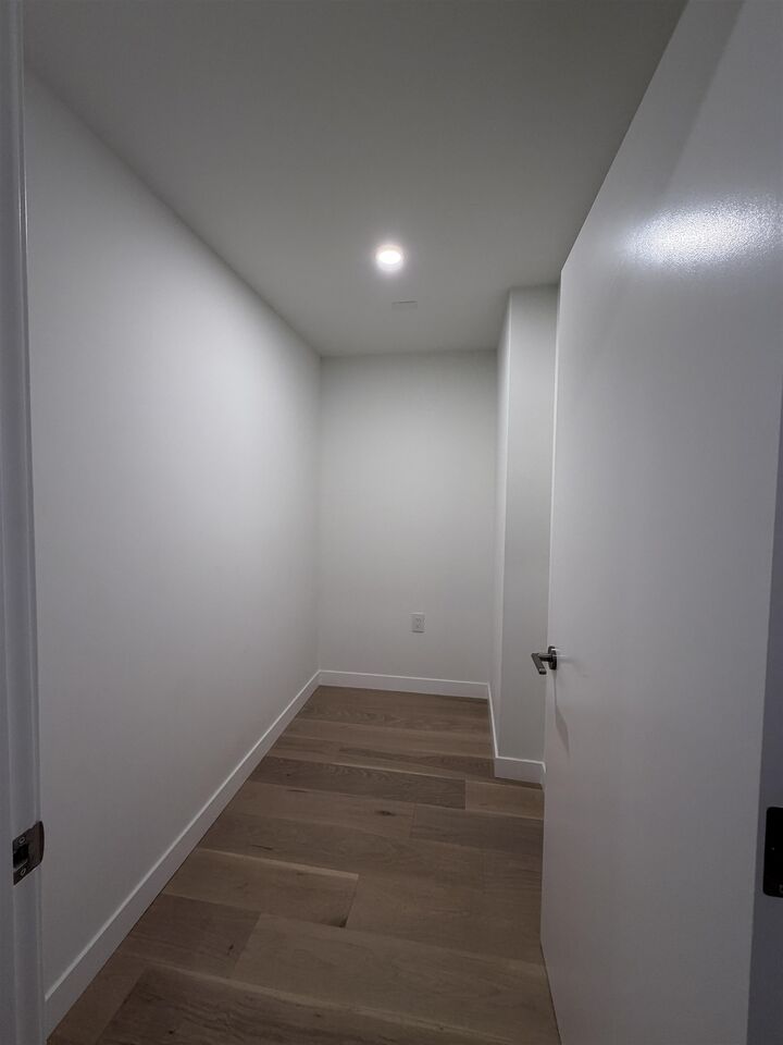 Property Photo:  5212 Cambie Street 3  BC V5Z 2Z7 