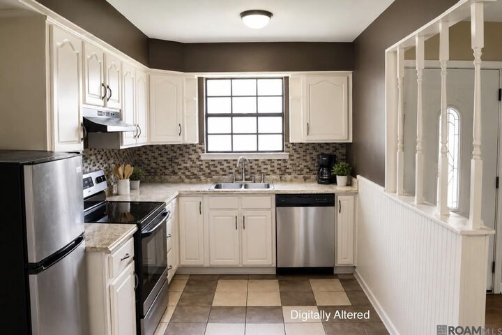 Property Photo: 209 Janet Dr LA 70087