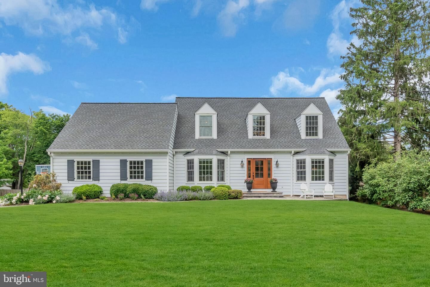 Property Photo:  9 Chadwell Court  NJ 08534 