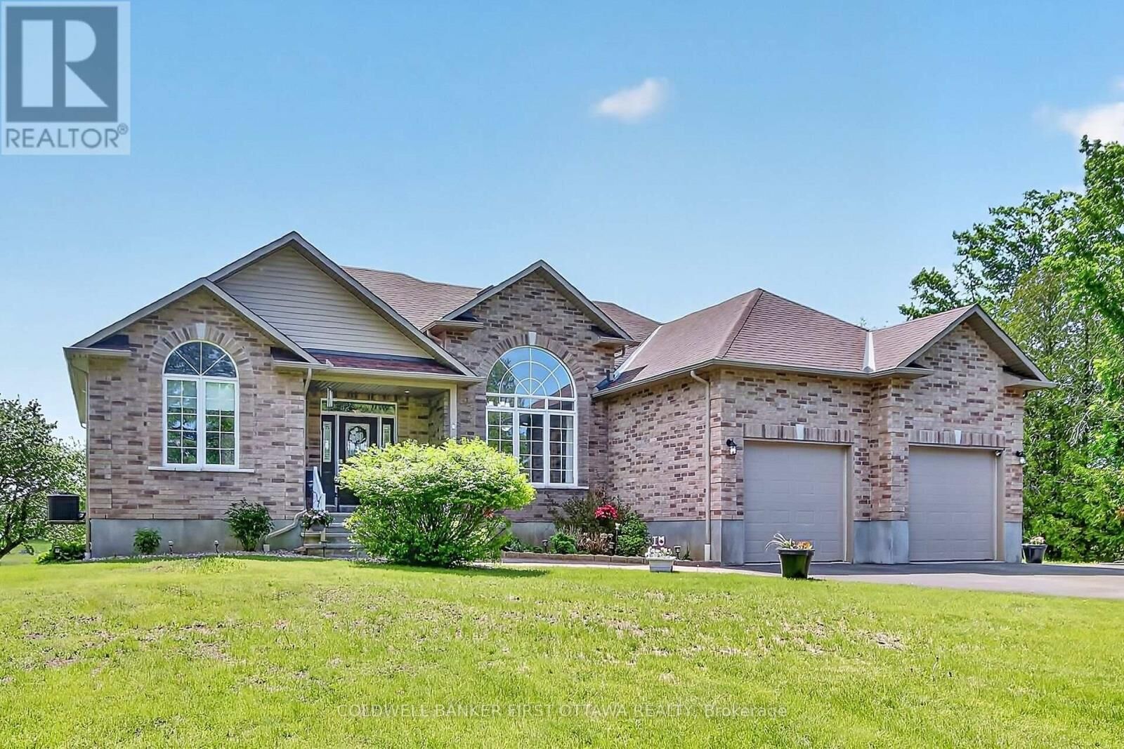Property Photo: 719 Jordan Street ON K7C 0C4