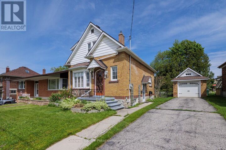 Property Photo:  310 9th Street  ON N4N 1L4 