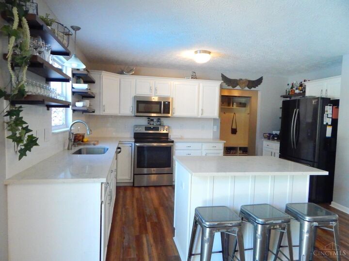 Property Photo:  5917 Pepperridge Court  OH 45039 