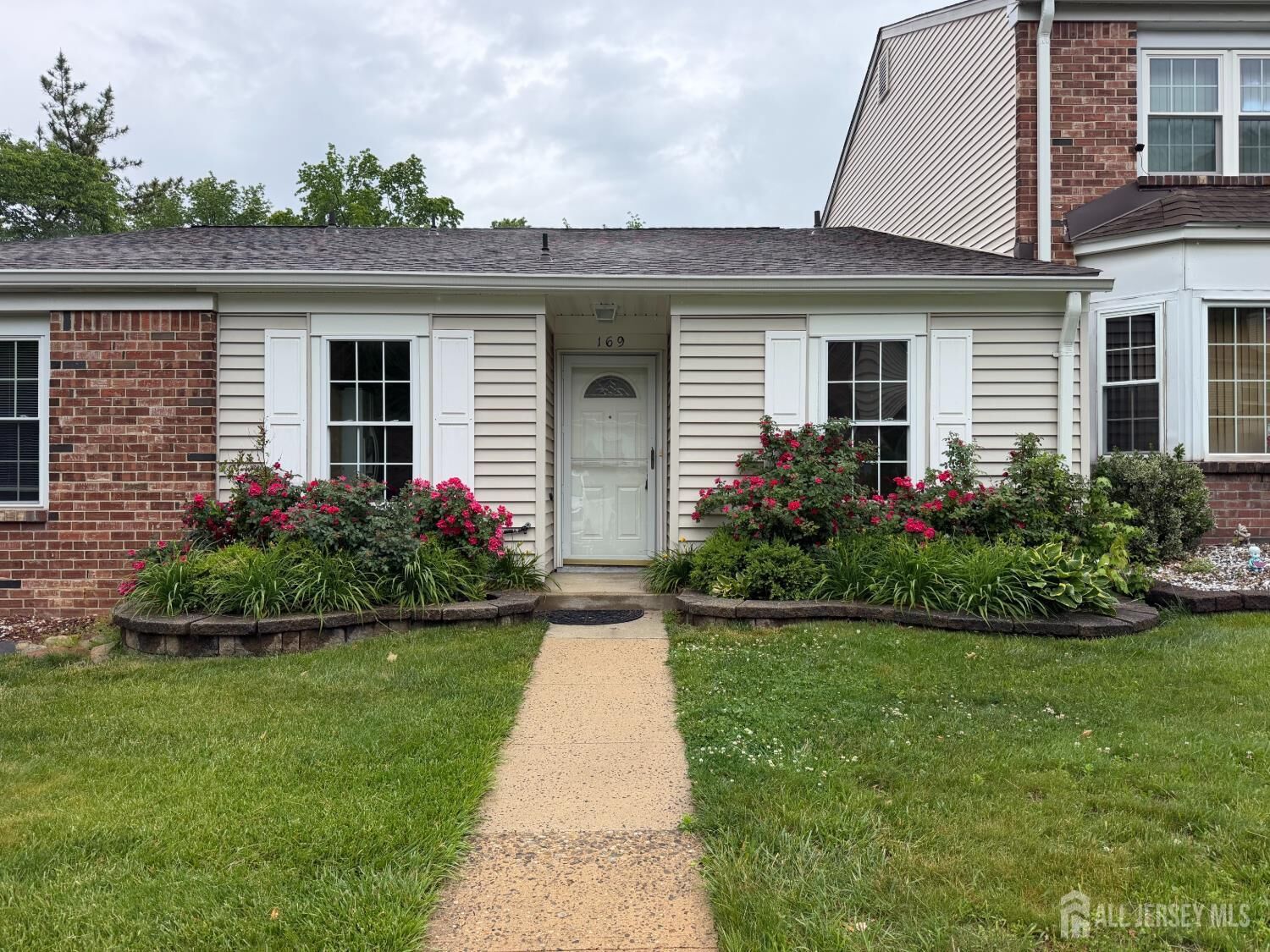 Property Photo:  169 Devon Court  NJ 08857 