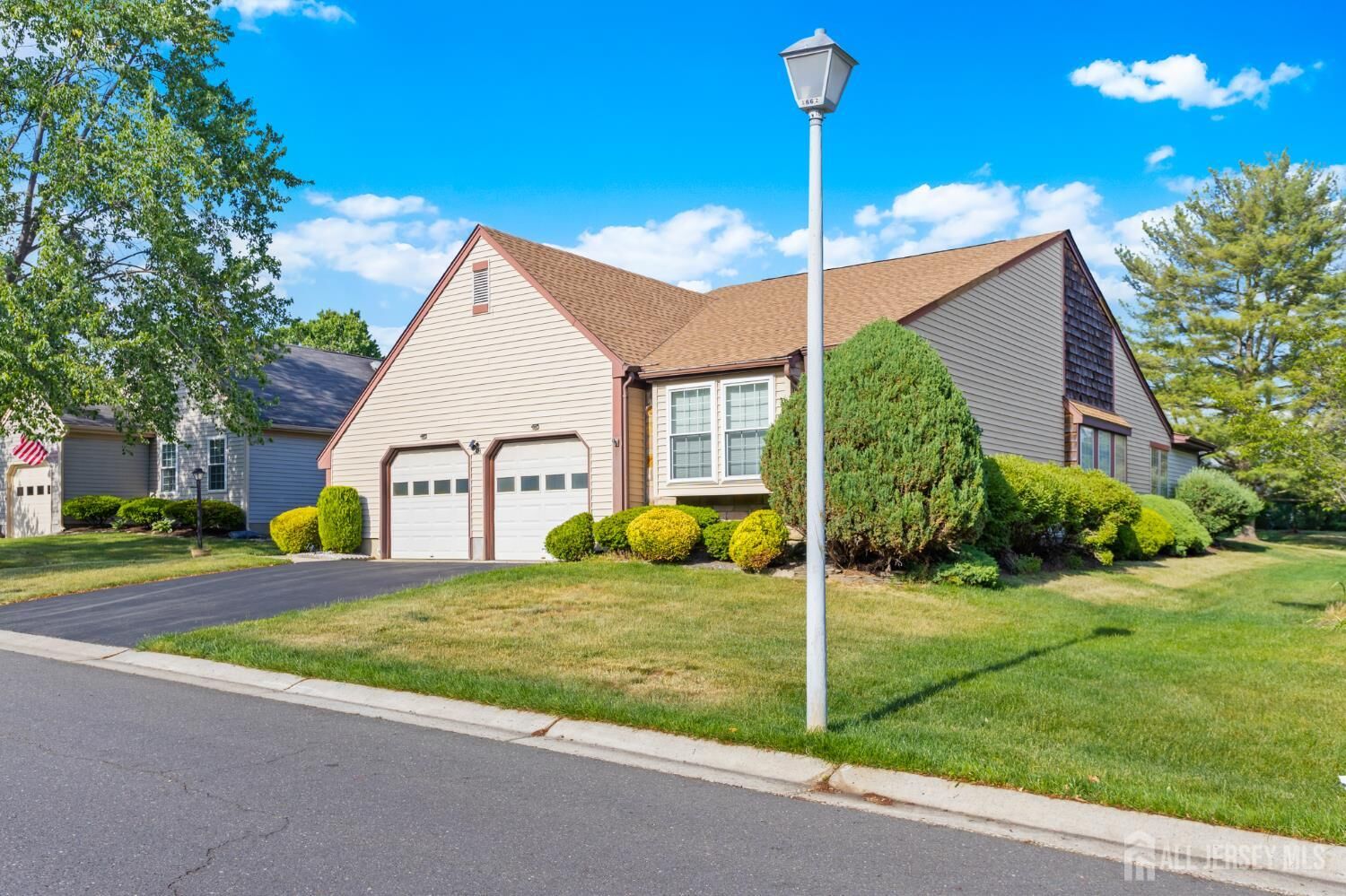 Property Photo:  38 Canterbury Drive  NJ 08831 