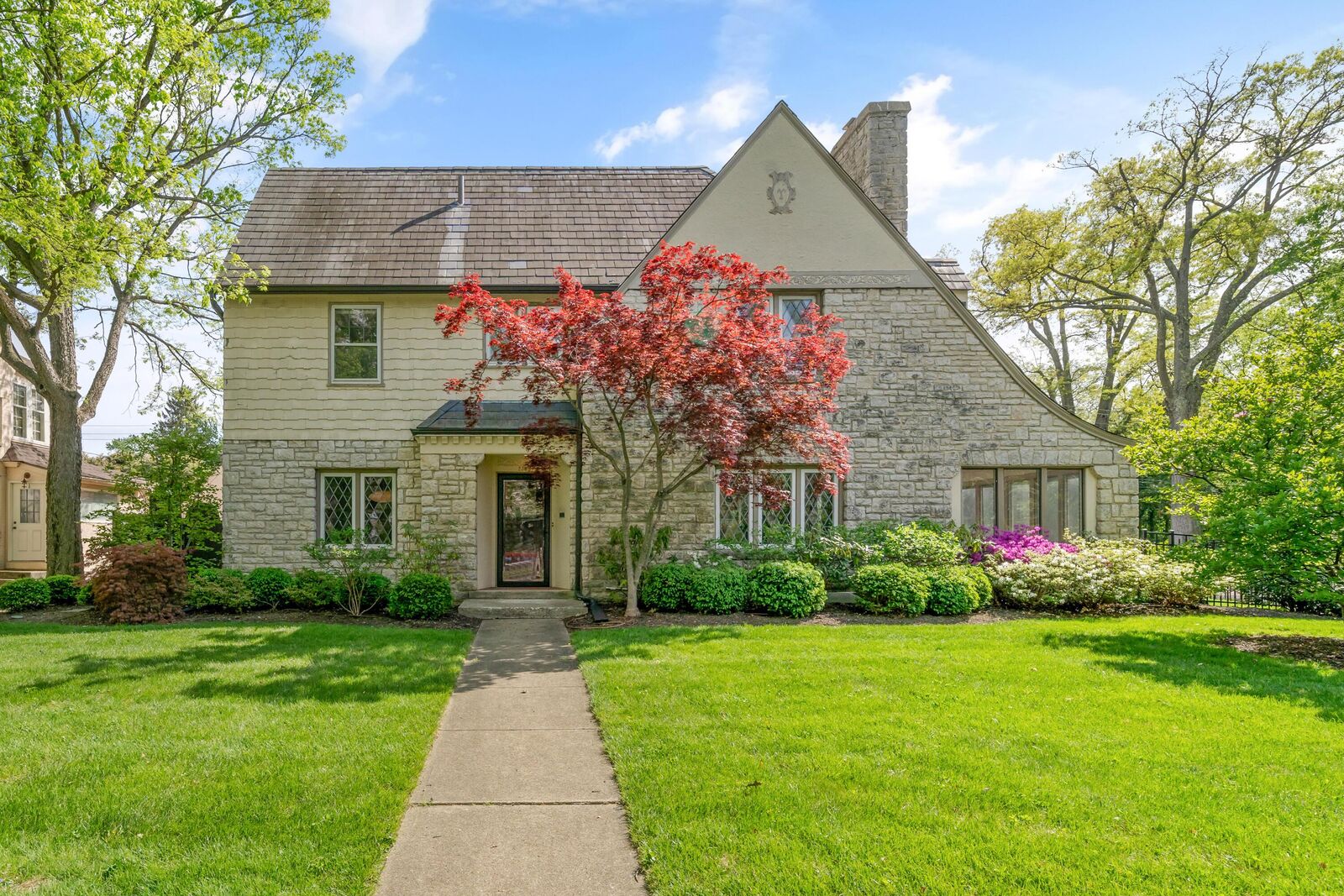 Property Photo: 2389 Bryden Road OH 43209