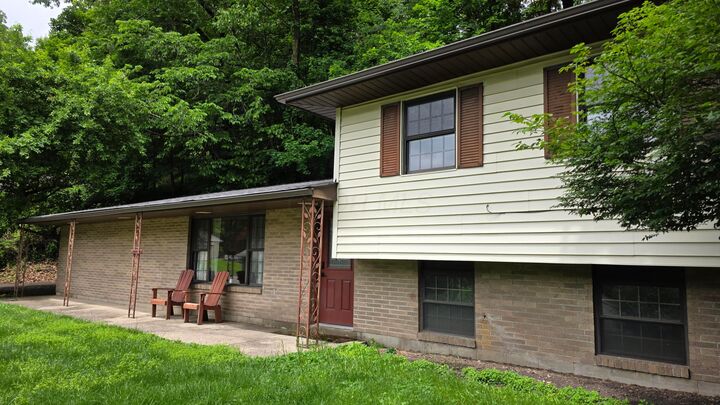Property Photo: 1494 Krebs Drive OH 43055