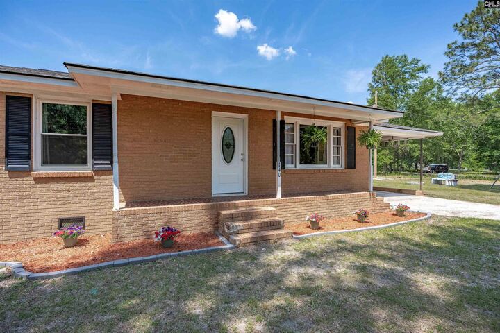 Property Photo: 140 Dacus SC 29170
