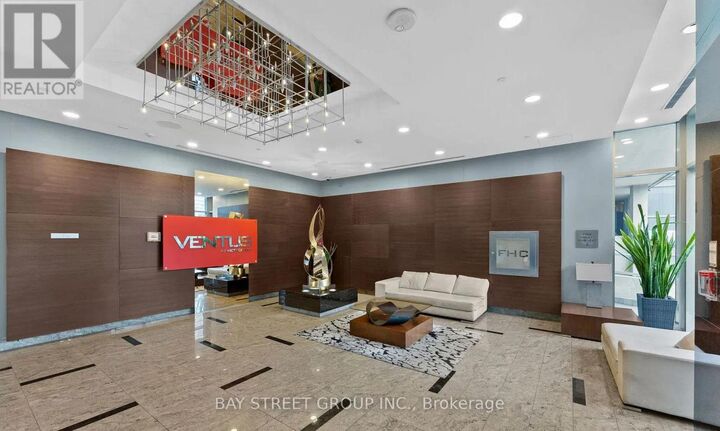 Property Photo:  151 Village Green Square 2703  ON M1S 0K5 