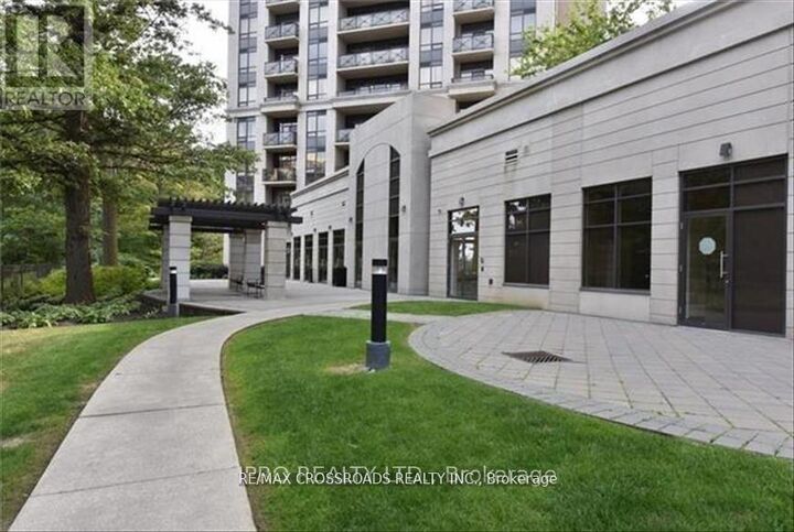 Property Photo: 133 Wynford Drive 607 ON M3C 0J4