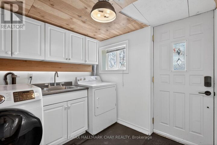 Property Photo:  45 Caledonia Road Lower  ON M6E 4S3 