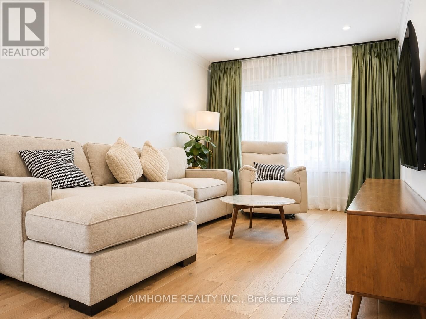 Property Photo: 136 Presley Avenue West ON M1L 3R1